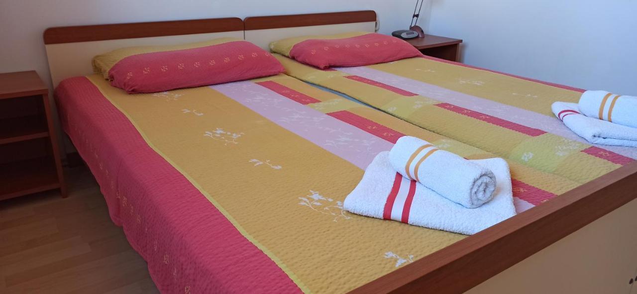 Apartments Kornati Zdrelac Bagian luar foto