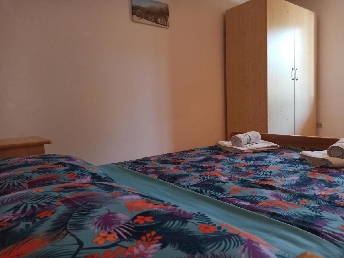 Apartments Kornati Zdrelac Bagian luar foto
