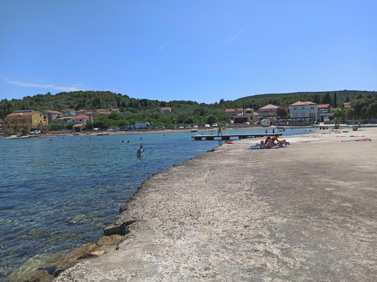 Apartments Kornati Zdrelac Bagian luar foto